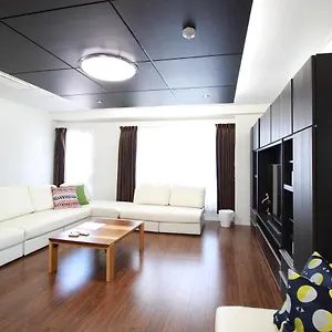 Atrium Deluxe - Self Check-in Only Apartment